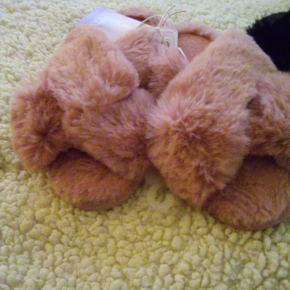 Fur slippers - Picture 2 of 3